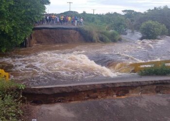 Colapsó puente en Apure tras fuertes lluvias