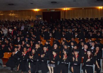 Prohibieron el cobro de paquetes de grado en universidades públicas