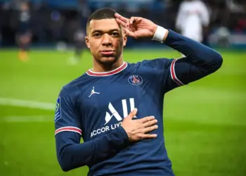 Investigan a Mbappé por donaciones económicas a cinco policías franceses 