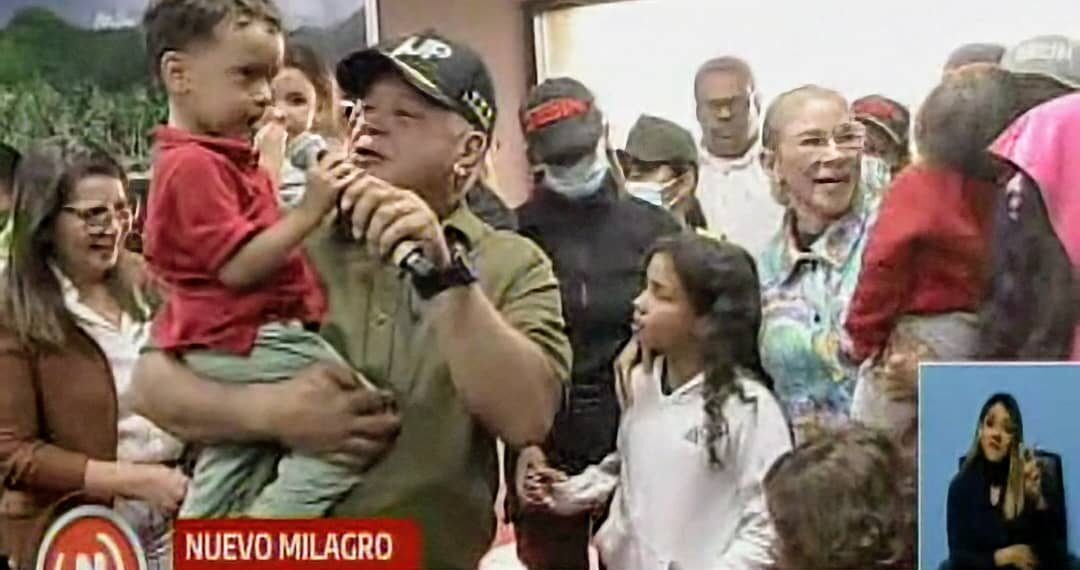 Arriban a Venezuela siete niños migrantes que permanecían en EEUU