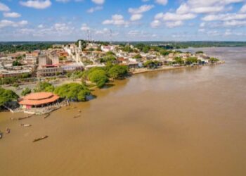 El río Orinoco alcanza nivel de alerta roja en Caicara
