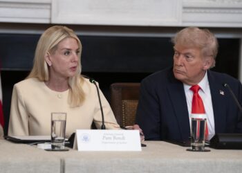 Trump ordena divulgar el testimonio del gran jurado que acusó formalmente a Epstein