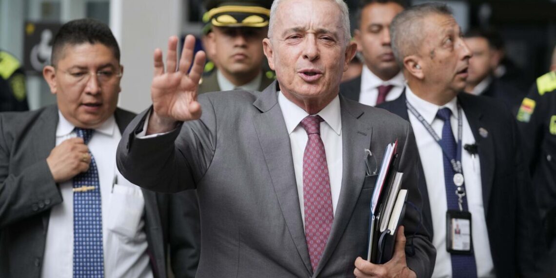 Radican tutela contra condena al expresidente Álvaro Uribe, piden libertad condicional