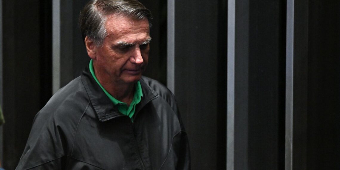 Suprema Corte de Brasil ordena arresto domiciliario de Bolsonaro