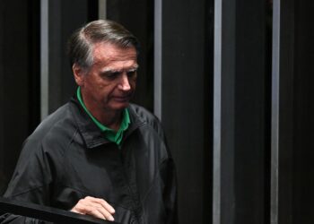 Suprema Corte de Brasil ordena arresto domiciliario de Bolsonaro