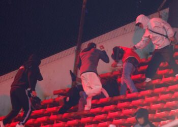 Más de 100 hinchas chilenos detenidos por incidentes en Independiente-U de Chile