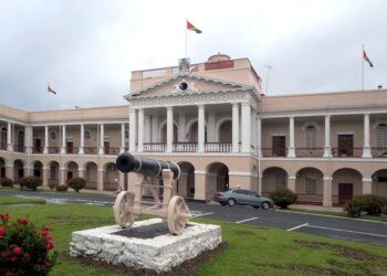 Guyana reafirma su compromiso de resolver disputa con Venezuela de forma pacífica y legal