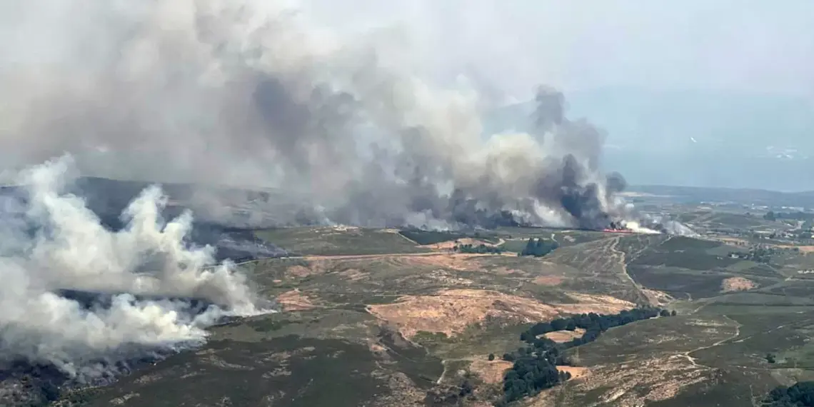 Al menos seis muertos por incendios históricos en España y Portugal