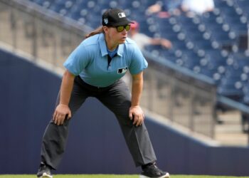 Jen Pawol será la primera mujer en arbitrar en Grandes Ligas