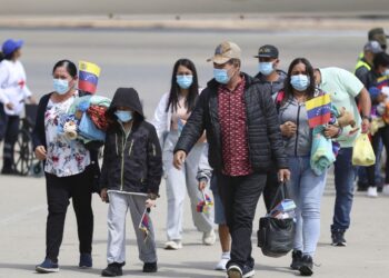 Llegó vuelo con migrantes venezolanos provenientes de Suramérica