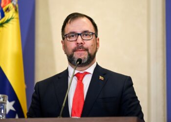 Canciller Gil calificó de «patética» la recompensa que ofrece EEUU por el presidente Maduro