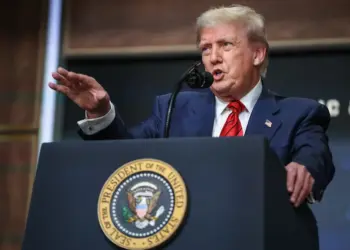 Presidente Trump advierte que va a »eliminar» a terroristas que ingresen droga a EEUU