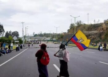 Un fallecido y 12 militares heridos en protestas de Ecuador
