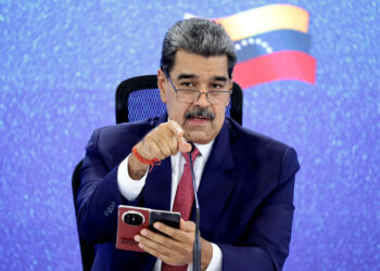 Maduro asegura que no tiene precio y no se le vende a nadie