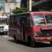 Transportistas proponen aumento de tarifas y bono en dólares