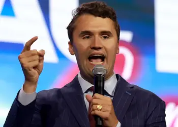 EE UU revocó la visa a seis personas por burlarse de la muerte de Charlie Kirk