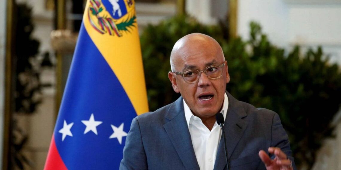 Venezuela alerta a EEUU de plan para atacar su su embajada en Caracas