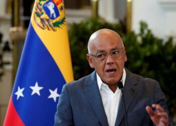 Venezuela alerta a EEUU de plan para atacar su su embajada en Caracas