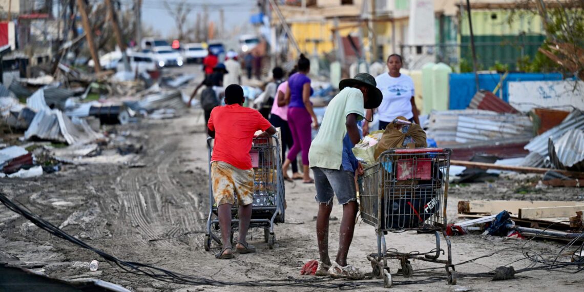 Huracán Melissa deja más de 30 muertos tras su paso por naciones caribeñas