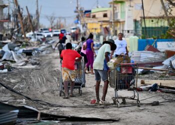 Huracán Melissa deja más de 30 muertos tras su paso por naciones caribeñas