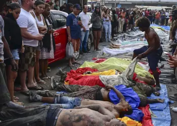 Vecinos rescatan más de 40 cadáveres tras operación policial en Rio de Janeiro. La ONU «horrorizada» por la masacre