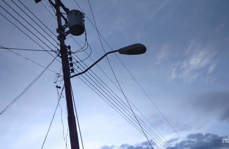 Reportaron al menos dos bajones eléctricos en varios estados del país durante la mañana de este viernes