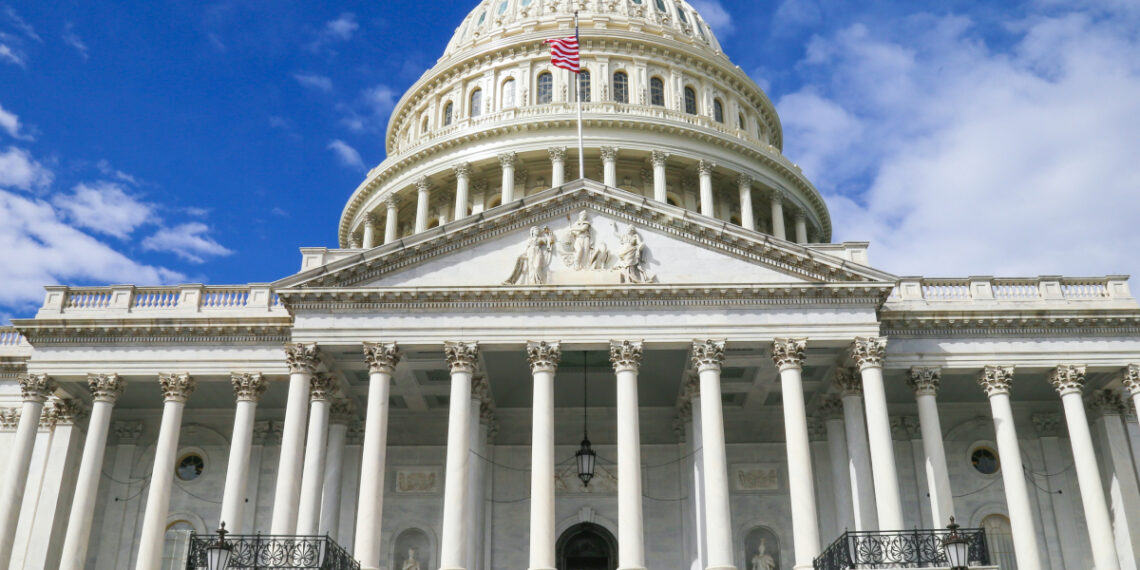 EEUU incluye a cubanos y venezolanos en la «revisión rigurosa» de tarjetas de residente