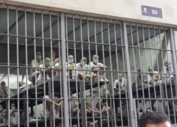 HRW denuncia torturas a migrantes venezolanos en la megacárcel de El Salvador