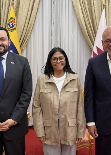 Delcy Rodríguez se reúne con el ministro de Estado de Asuntos Exteriores de Qatar