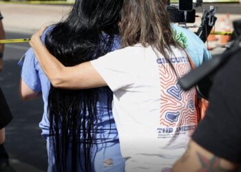 Crece la indignación en Texas tras el disparo de ICE contra un repartidor venezolano
