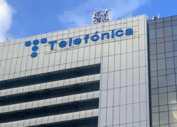 Telefónica evalúa la venta de su filial en Venezuela para concretar su salida del mercado local en un año