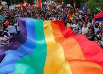El autoritarismo global intensifica su ofensiva contra los derechos de la comunidad LGBTIQ+