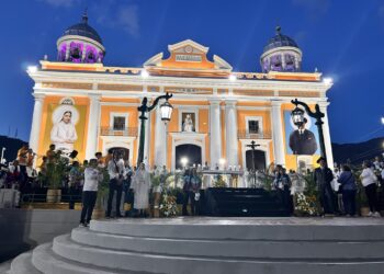 Caracas conmemora el primer aniversario de la canonización de san José Gregorio Hernández y santa Carmen Rendiles