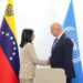 Delcy Rodríguez se reúne con el Alto Comisionado de ACNUR en Caracas