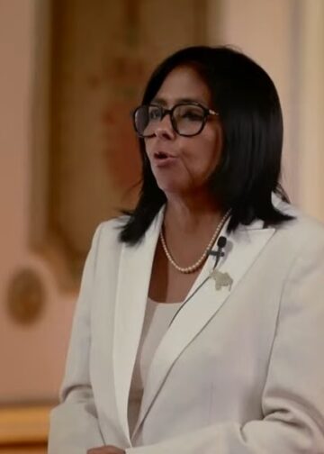 Delcy Rodríguez promete elecciones con una nueva autoridad electoral