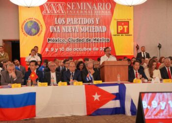 «Es mentira, tienes que tener dignidad», le dice Jesús Faría a Gustavo Petro en México