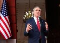 Doug Burgum califica de «éxito fabuloso»  la llegada de 15.000 toneladas de aluminio venezolano a EE.UU