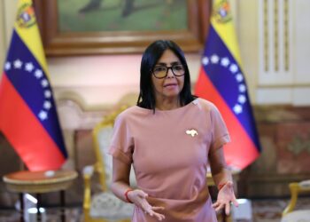 Delcy Rodríguez destaca logros en la mesa de diálogo nacional