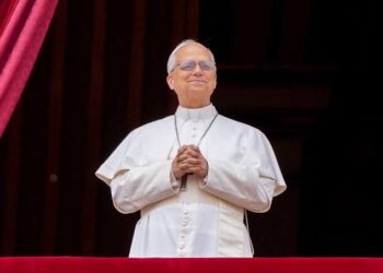 El Vaticano informa que al papa León XIV le extirparon un tumor canceroso del pulmón