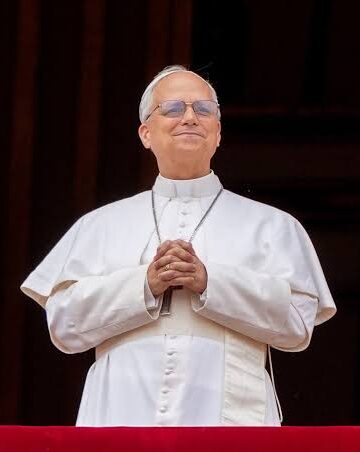 El Vaticano informa que al papa León XIV le extirparon un tumor canceroso del pulmón