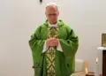 El Papa León XIV reaparece tras su cirugía: un mensaje de esperanza desde el hospital Gemelli