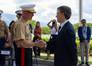 Marines regresan a Caracas tras siete años