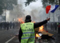 Francia bajo el fuego: una jornada de protestas masivas termina en caos generalizado