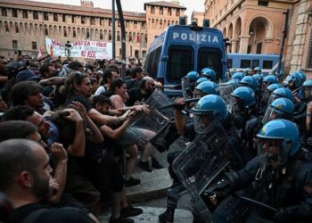 Italia se suma a la revuelta: Milán arde en protestas contra el costo de la vida