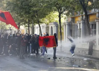 Albania al límite: Tirana se sumerge en el caos tras cinco días de revuelta contra el Gobierno
