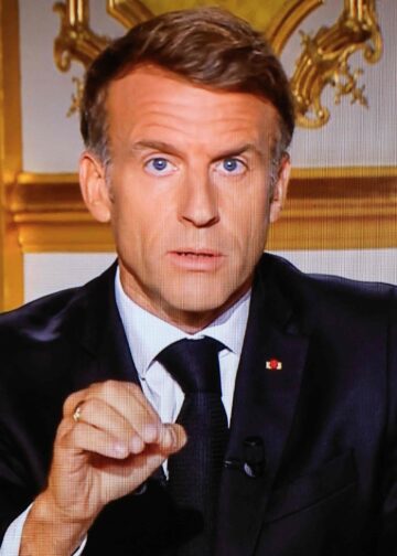Macron condena la violencia urbana y convoca al diálogo nacional