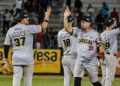 Los Leones del Caracas rugen en Puerto La Cruz con un ataque tardío ante Caribes