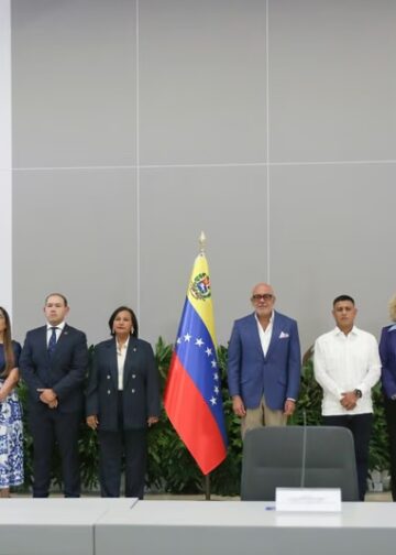 AHORA | Gobierno y Asamblea Nacional de 2015 culminan tercer ciclo de conversaciones en Caracas