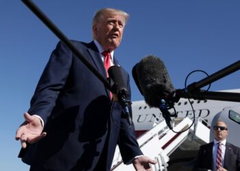 Trump evita comentar el regreso de María Corina Machado